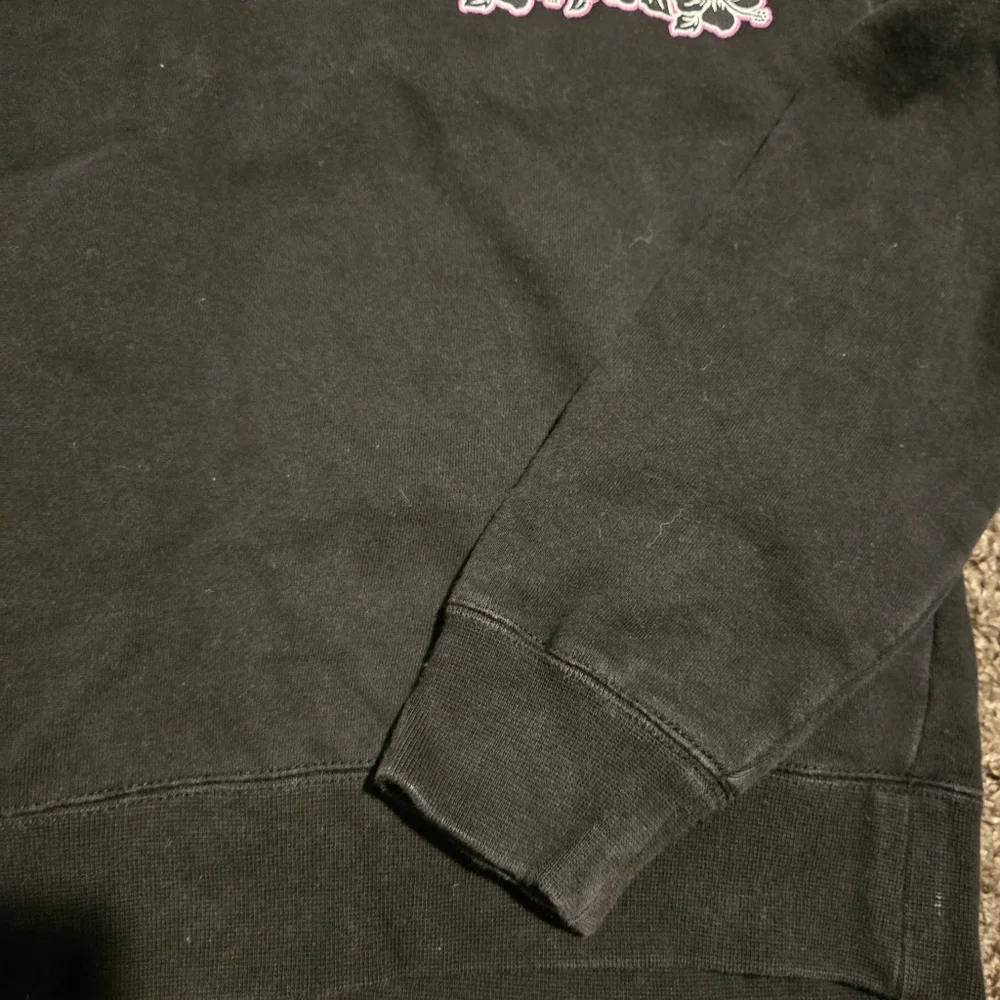 On The Beach Surf Shop Monterey Bay black sweatshirt szS - Picture 5 of 5